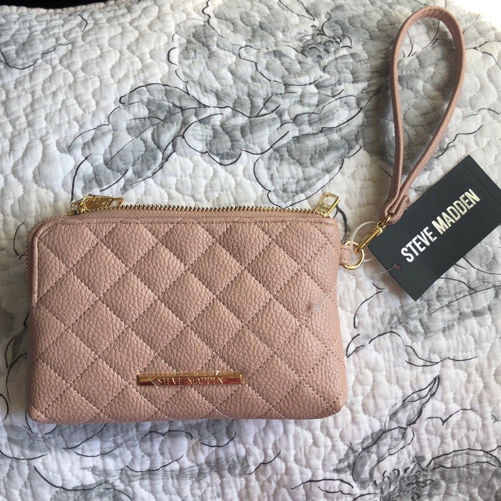 BRAND NEW Steve Madden wristlet